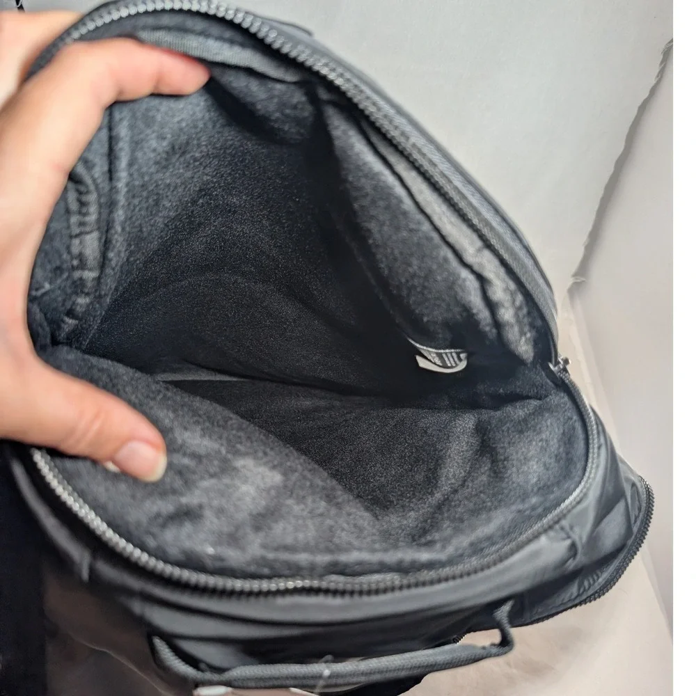 GOAT USA Black Backpack Laptop Sleeve Luggage Strap GU-2015 NWT